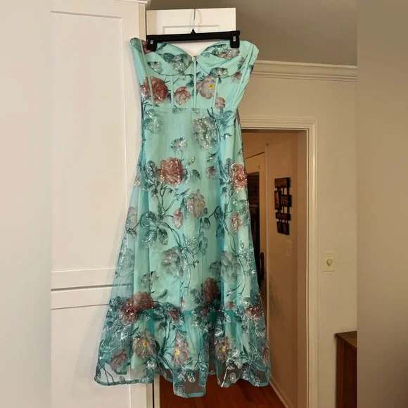 new Dress the Population Carina strapless corset midi dress in sage multi floral - www.disolcolor.com new Dress the Population Carina strapless corset midi dress in sage multi floral - www.disolcolor.com